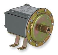 3HAL7 Vacuum Switch, SPDT, 1/4-18 FNPT