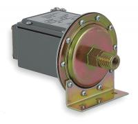 3HAL9 Vacuum Switch, SPDT, 1/4-18 FNPT