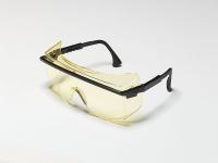 3WLF8 Safety Glasses, Amber, Chmcl, Scrtch-Rsstnt