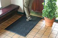 8DUE2 Entrance Mat, Charcoal, 3 x 16 ft.